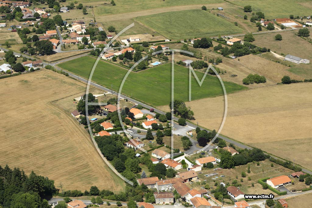 Photo arienne de Chasseneuil-sur-Bonnieure (Vaugargou)