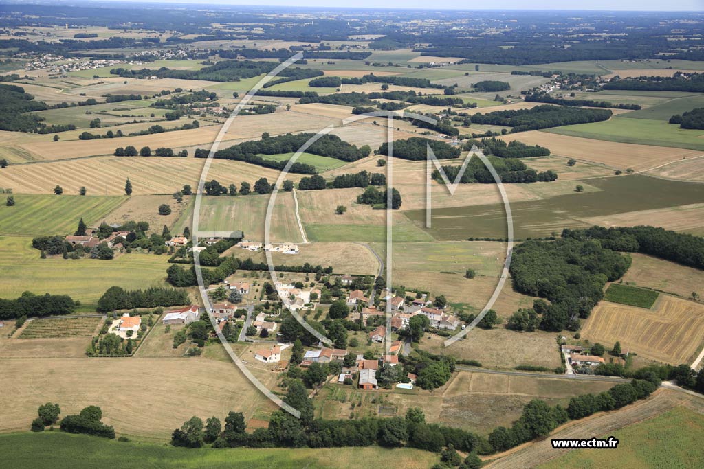 Photo arienne de Marillac-le-Franc (la Gagie)