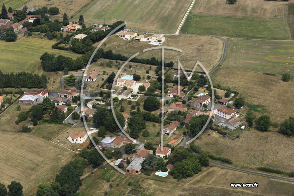 Photo arienne de Marillac-le-Franc (la Gagie)