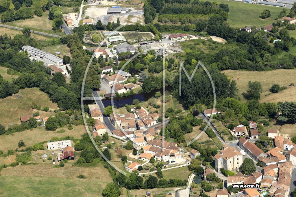 Photo arienne de Montbron
