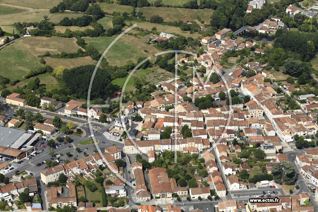 Photo arienne de Montbron