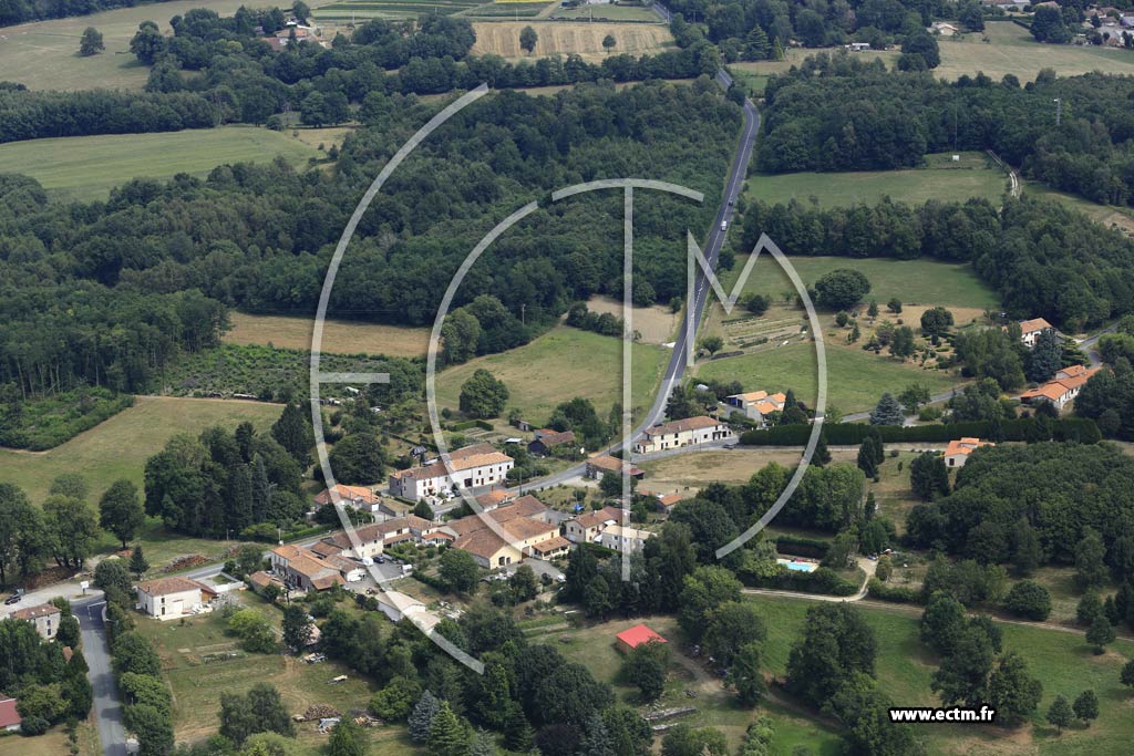 Photo arienne de Rouzde (l'Arbre)