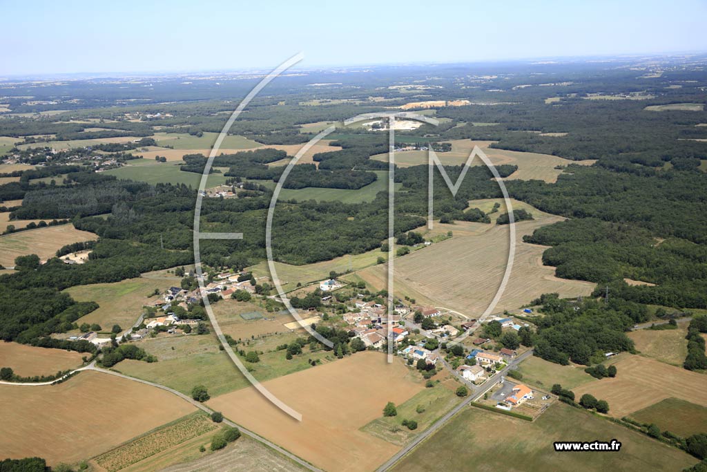 Photo arienne de Saint-Germain-de-Montbron (les Chaillats)