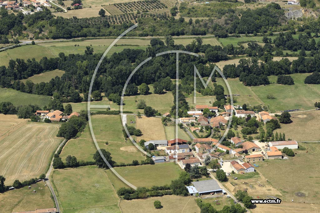 Photo arienne de Sainte-Colombe (Chez Bouillaud)