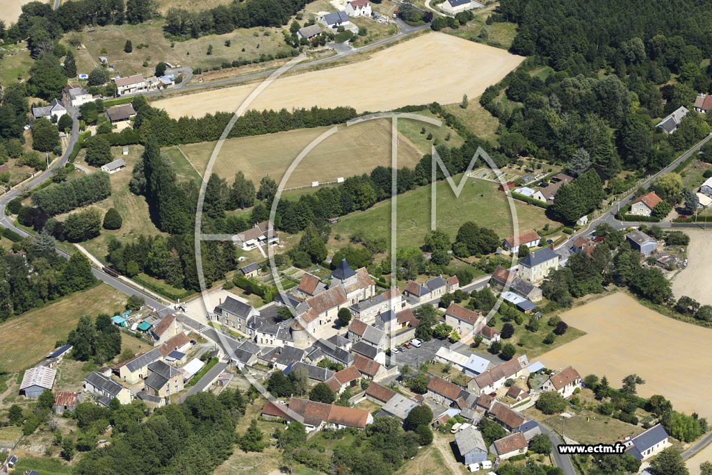 Photo arienne de Esves-le-Moutier