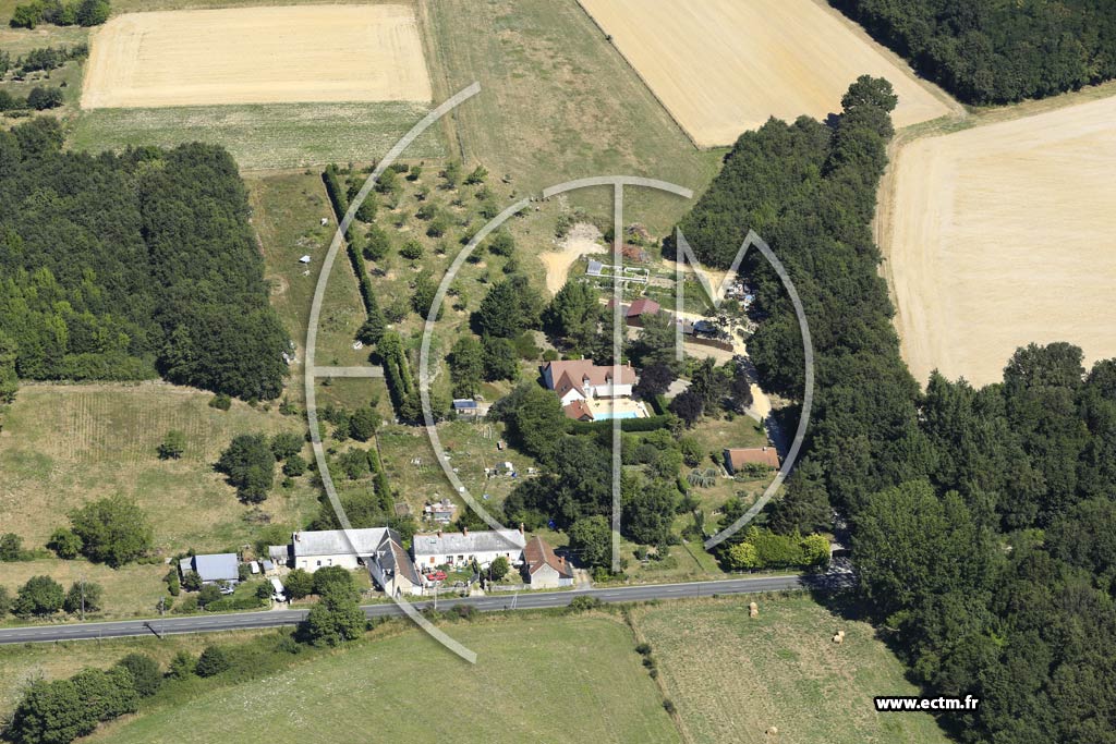Photo arienne de Loch-sur-Indrois (les Marnires)