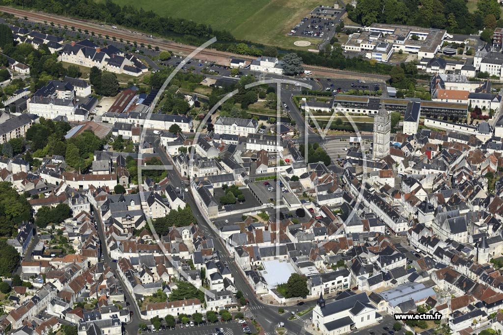 Photo arienne de Loches