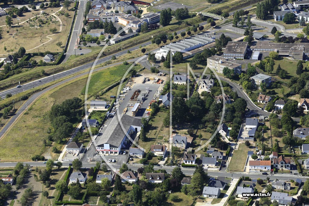 Photo arienne de Loches (la Croix Bry)