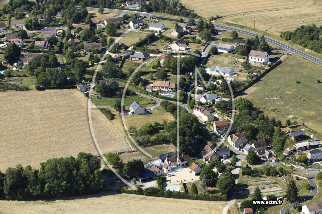 Photo arienne de Loches (Neuville)