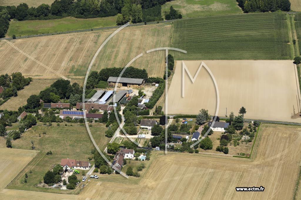 Photo arienne de Saint-Quentin-sur-Indrois (le Grand Chemin)