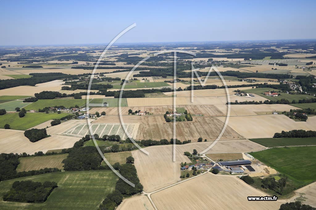 Photo arienne de Villeloin-Coulang (la Senaudire)