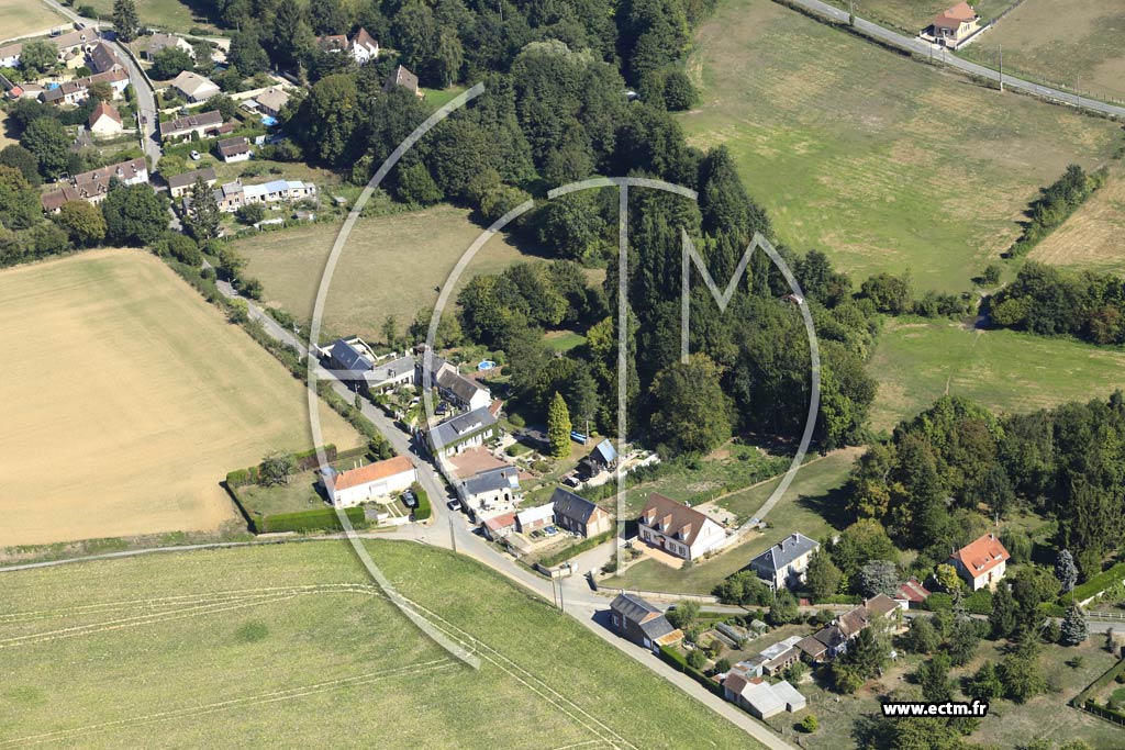 Photo arienne de Fresneaux-Montchevreuil