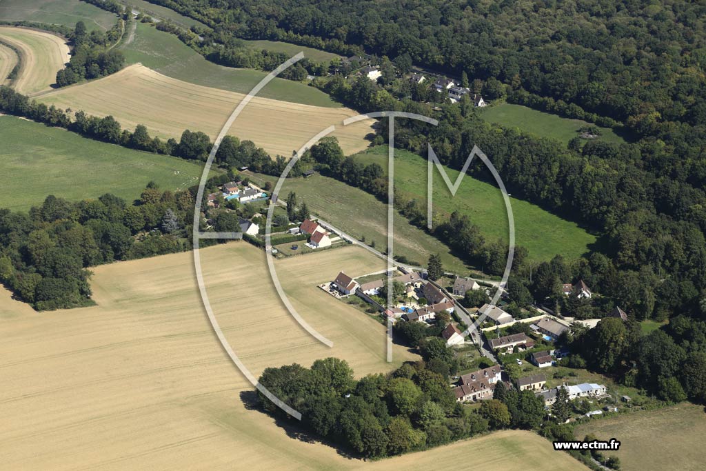 Photo arienne de Fresneaux-Montchevreuil (le Montcel)