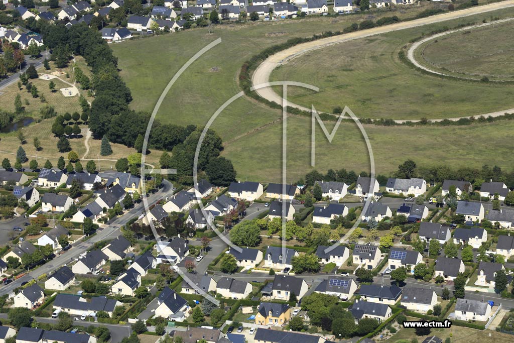 Photo arienne de Bonchamp-ls-Laval (le Bois Hdin)