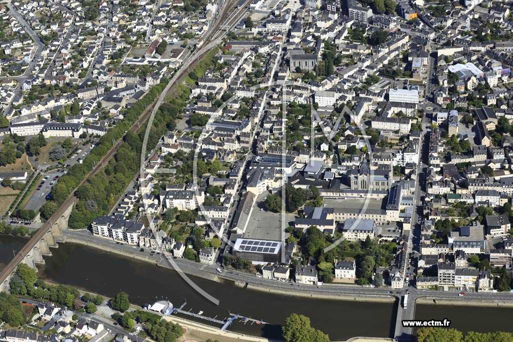 Photo arienne de Laval