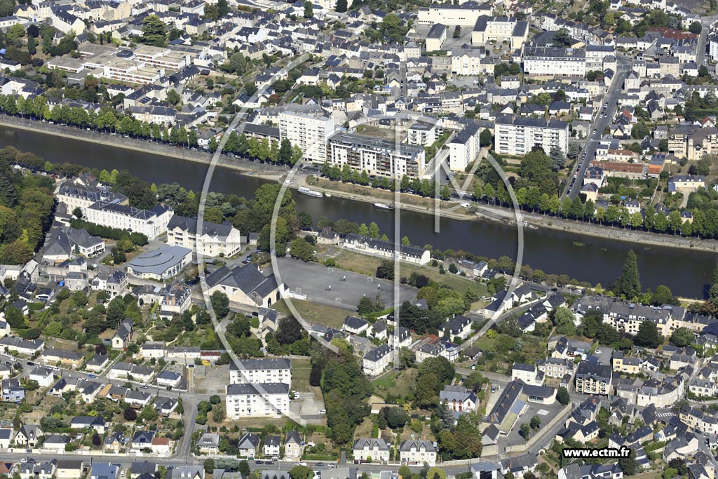 Photo arienne de Laval (Avesnires)