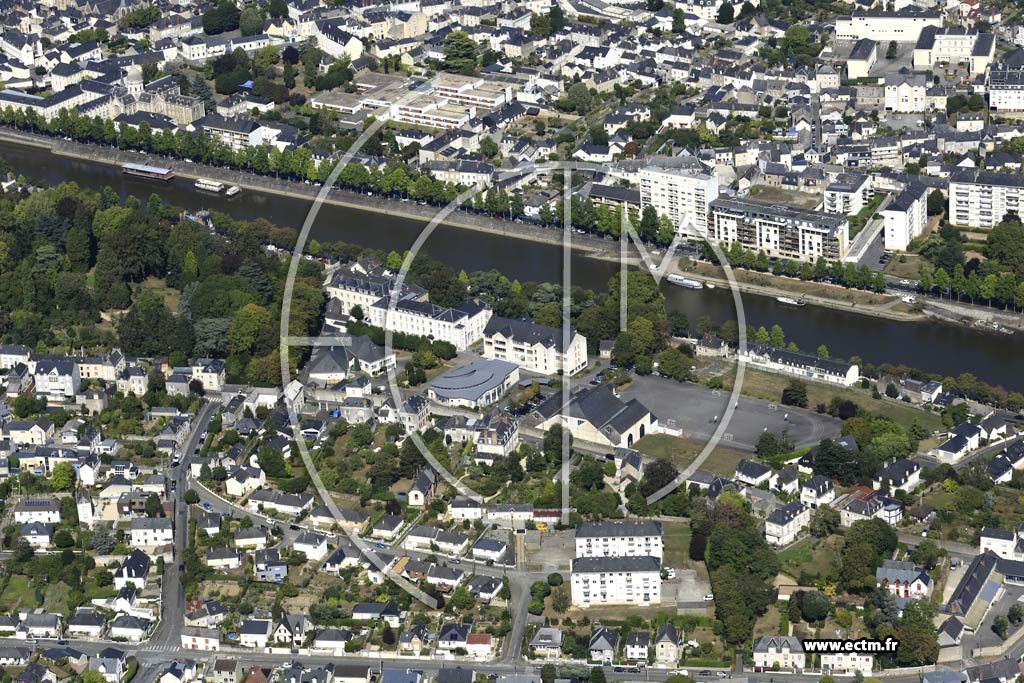 Photo arienne de Laval (Avesnires)