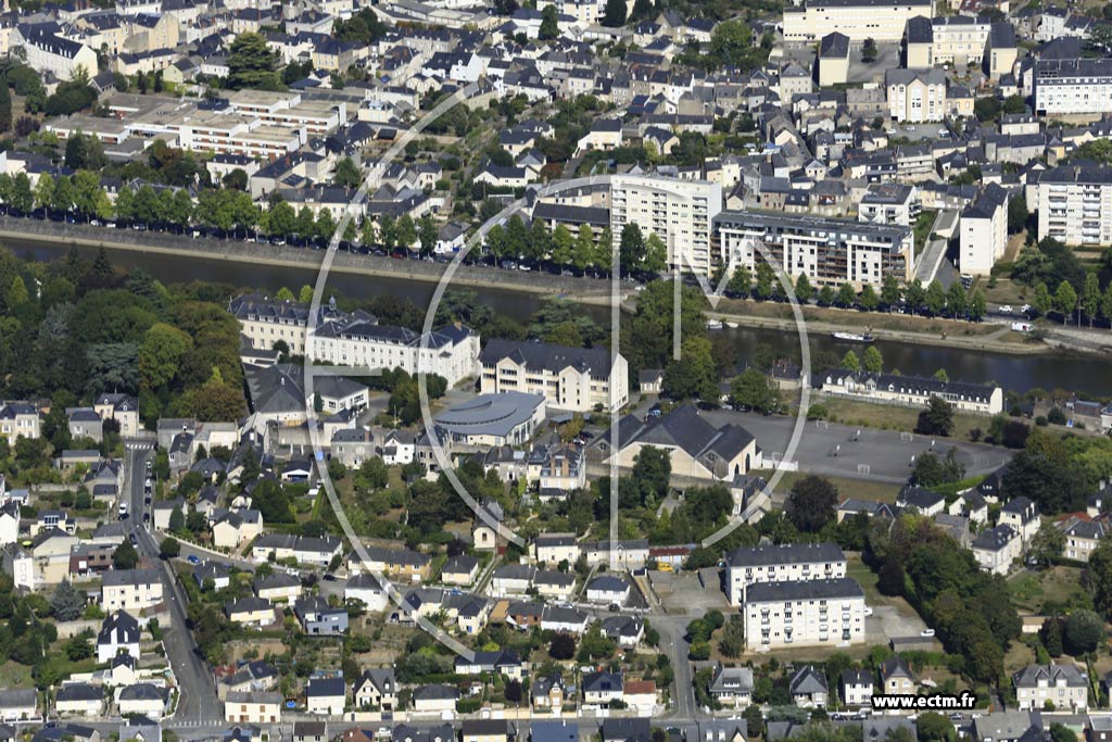 Photo arienne de Laval (Avesnires)