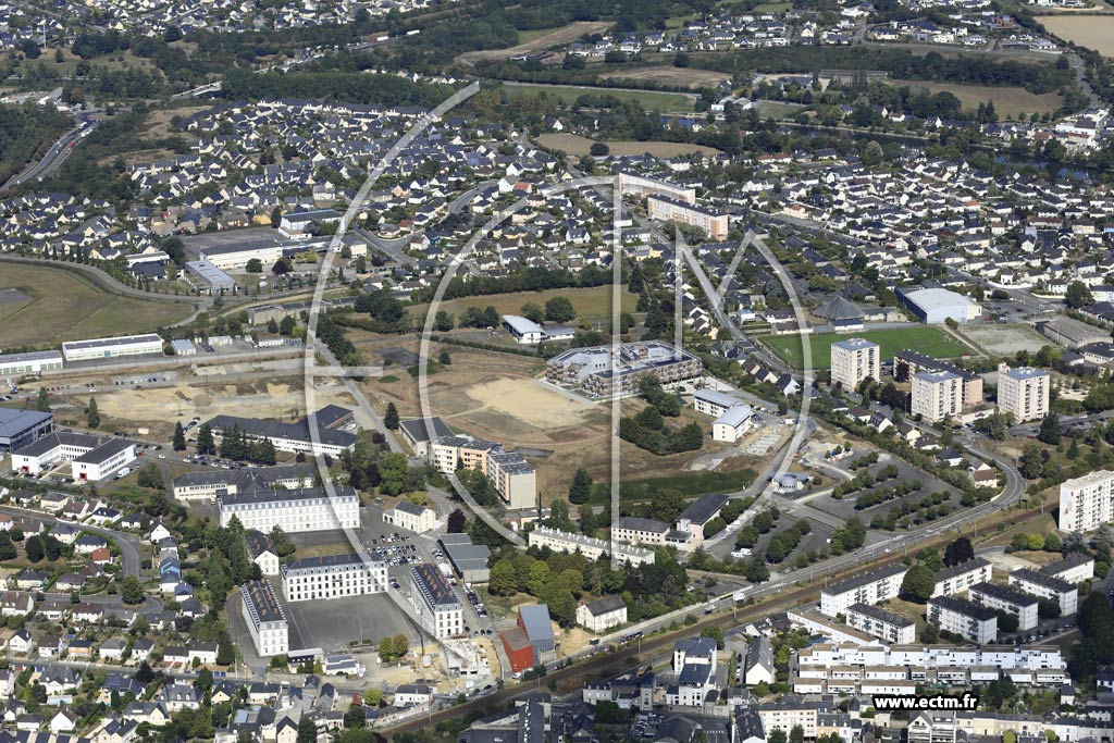 Photo arienne de Laval (Hilard)