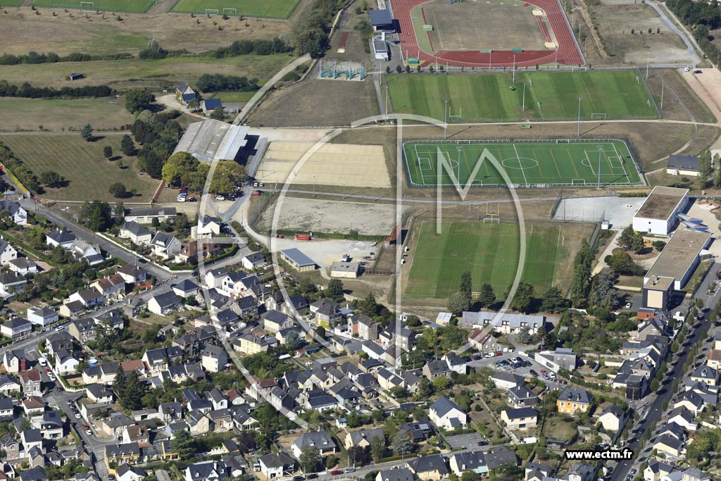 Photo arienne de Laval (la Pillerie)