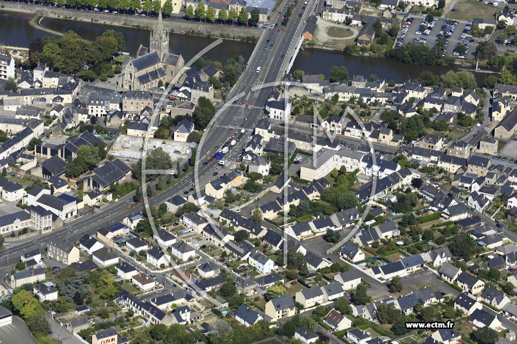 Photo arienne de Laval (le Gravier)
