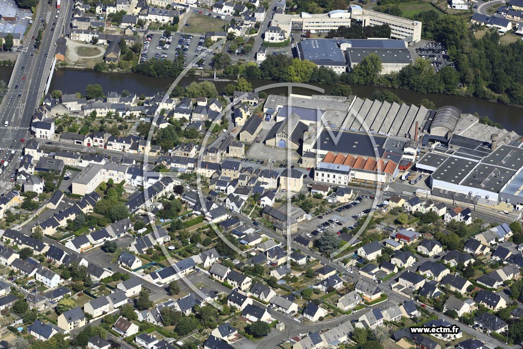 Photo arienne de Laval (le Gravier)