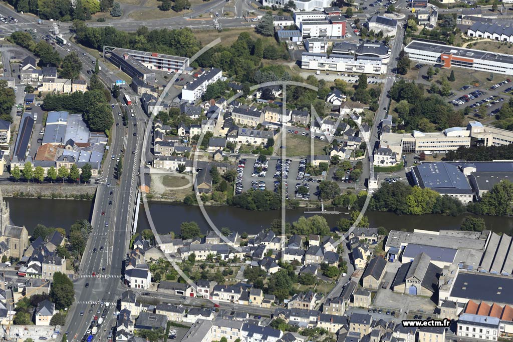 Photo arienne de Laval (le Gravier)