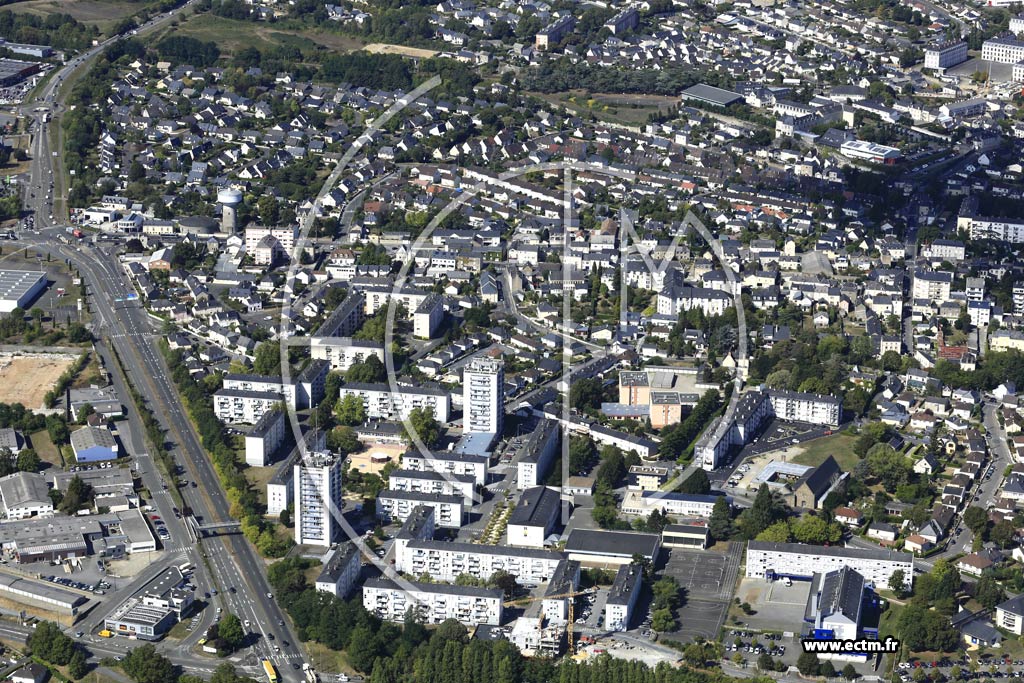 Photo arienne de Laval (les Fourches)