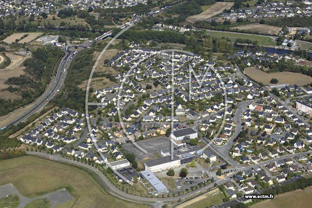 Photo arienne de Laval (les Ribaudires)