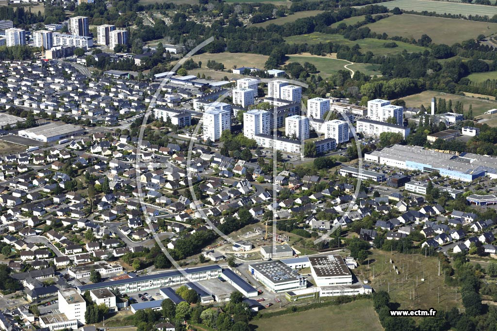 Photo arienne de Laval (Thvalles)