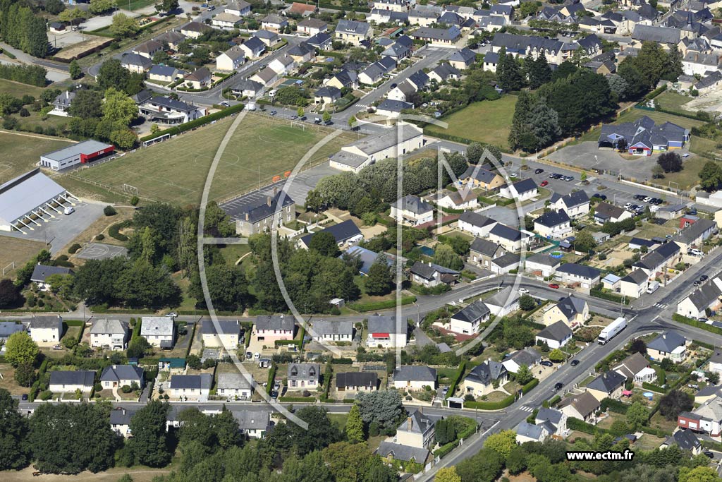 Photo arienne de Quelaines-Saint-Gault
