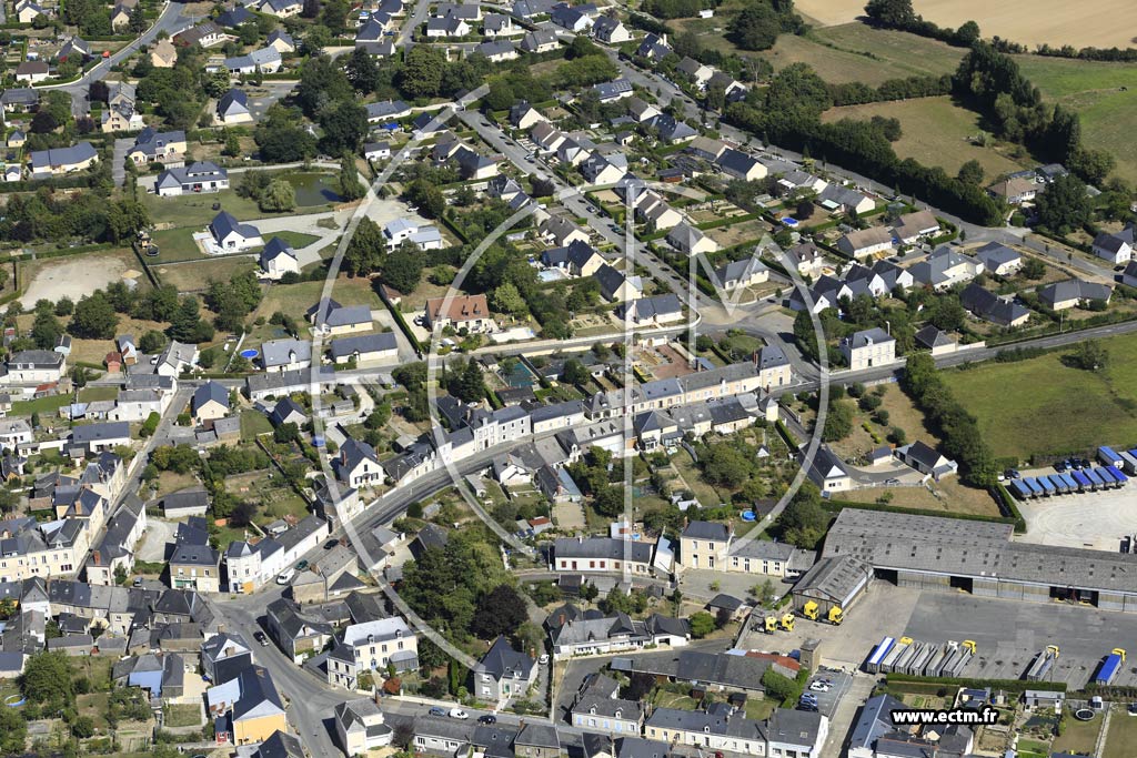 Photo arienne de Quelaines-Saint-Gault