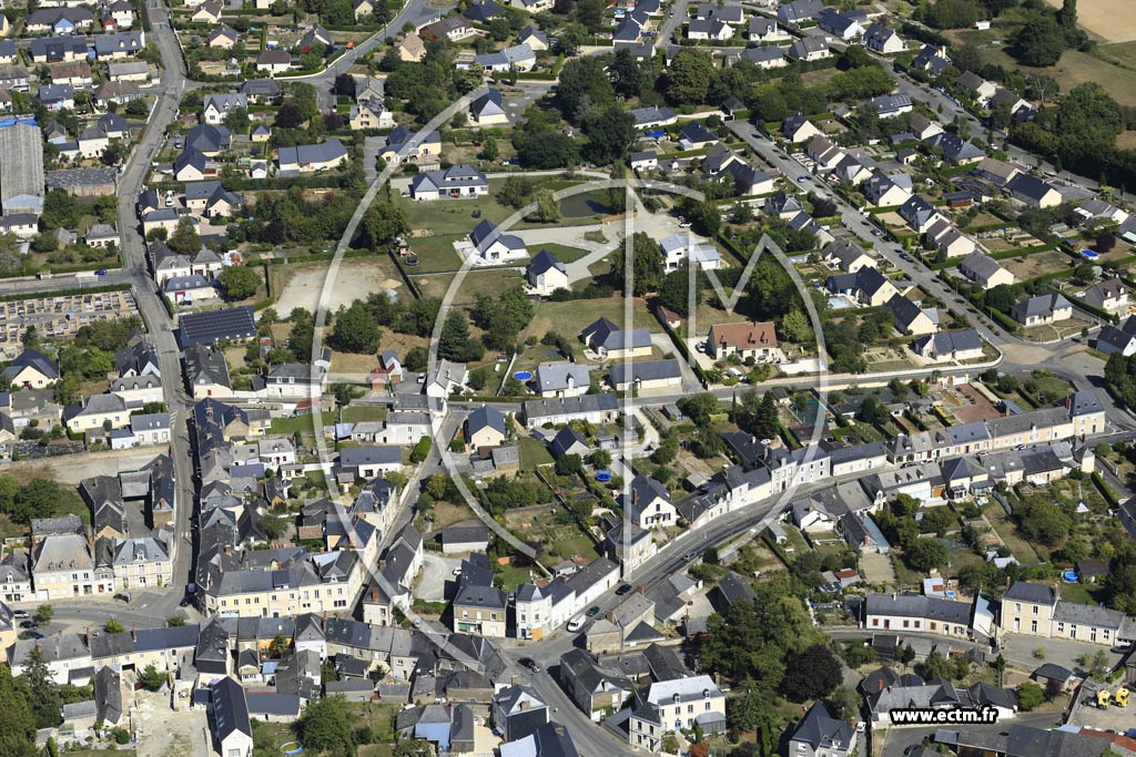 Photo arienne de Quelaines-Saint-Gault