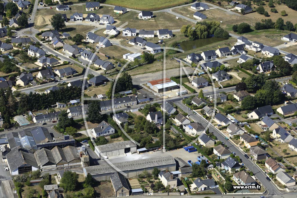 Photo arienne de Quelaines-Saint-Gault
