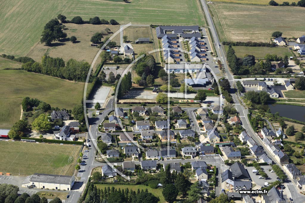 Photo arienne de Quelaines-Saint-Gault