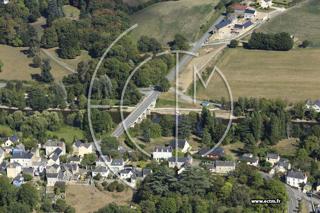 Photo arienne de Saint-Jean-sur-Mayenne
