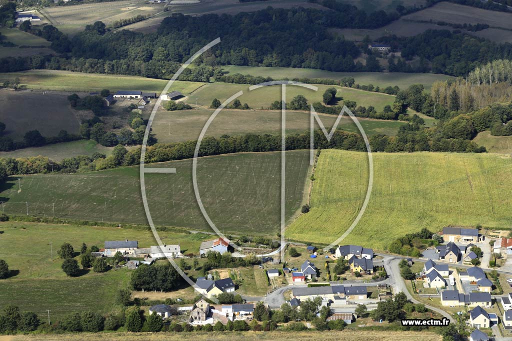 Photo arienne de Saint-Jean-sur-Mayenne