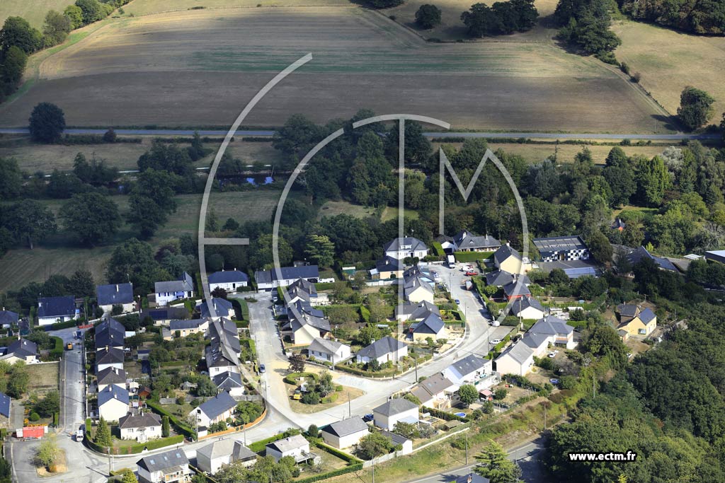 Photo arienne de Saint-Jean-sur-Mayenne