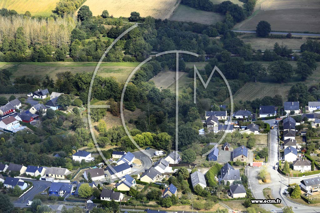 Photo arienne de Saint-Jean-sur-Mayenne