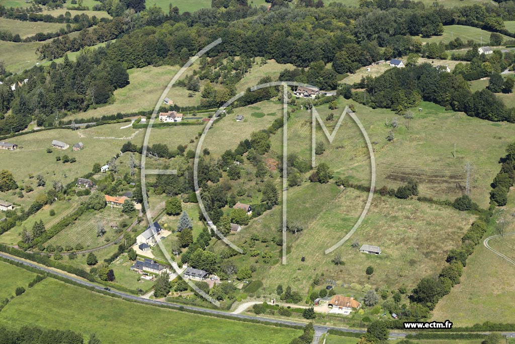 Photo arienne de Glos (la Route de Courtonne)