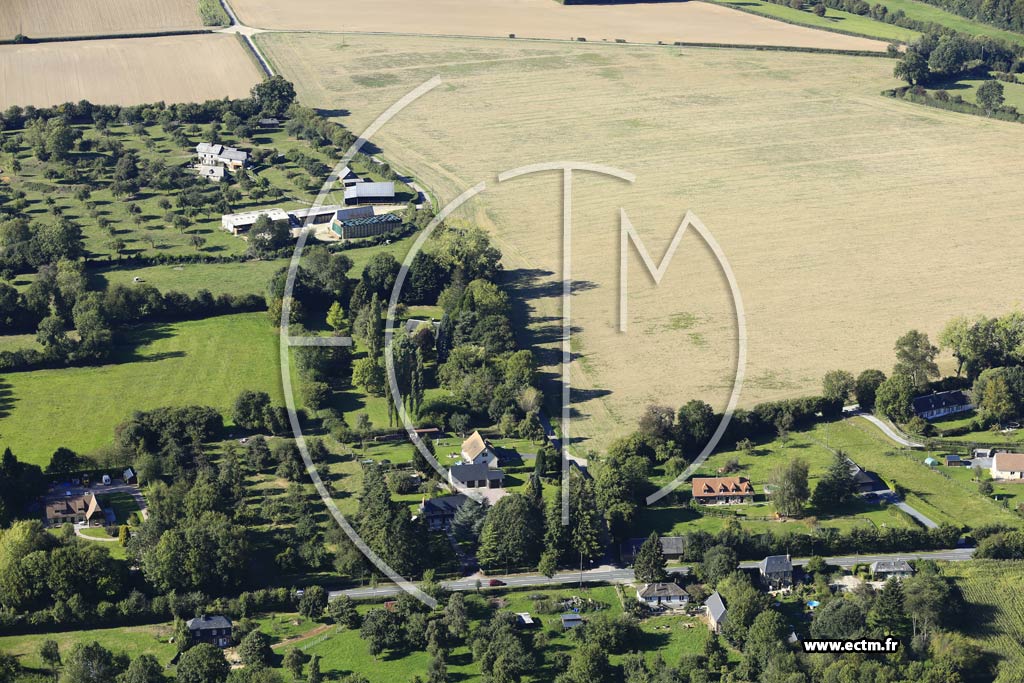 Photo arienne de Le Pin (Ferme du Vieux Chteau)