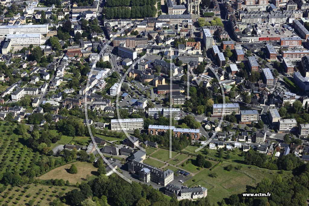 Photo arienne de Lisieux (la Colline)