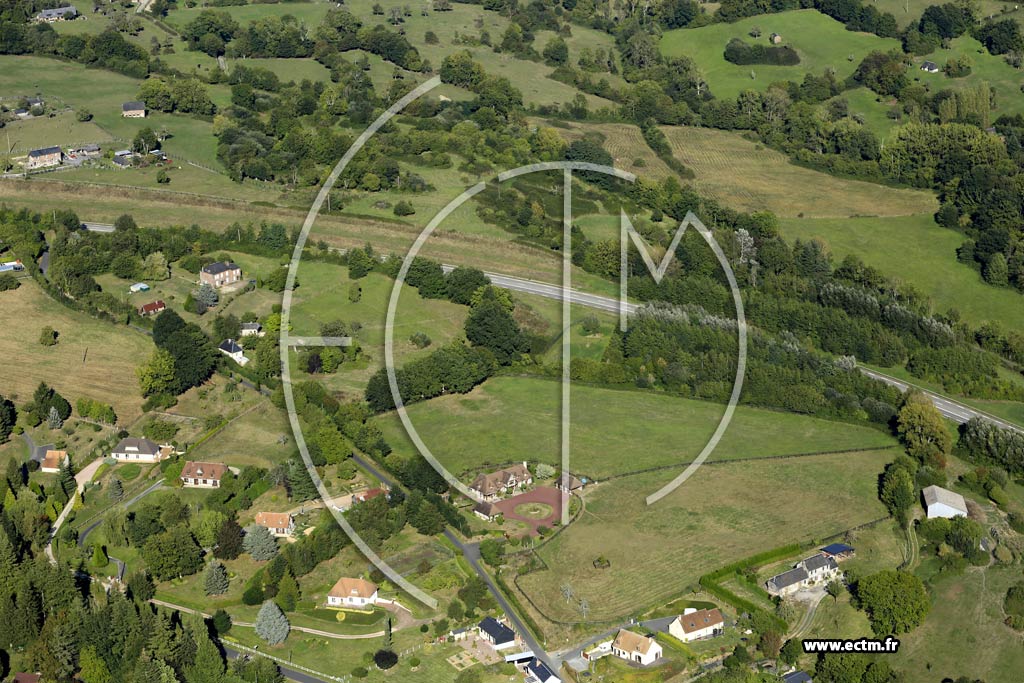 Photo arienne de Ouilly-le-Vicomte (le Maupas)