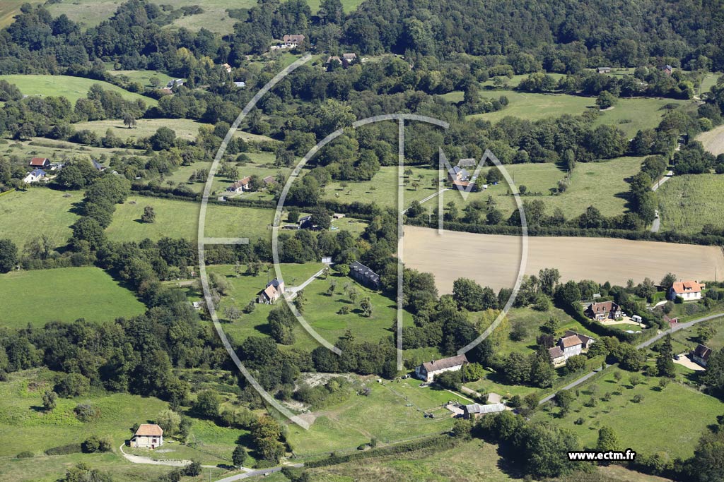 Photo arienne de Saint-Martin-de-la-Lieue (le Lieu des Ruses)