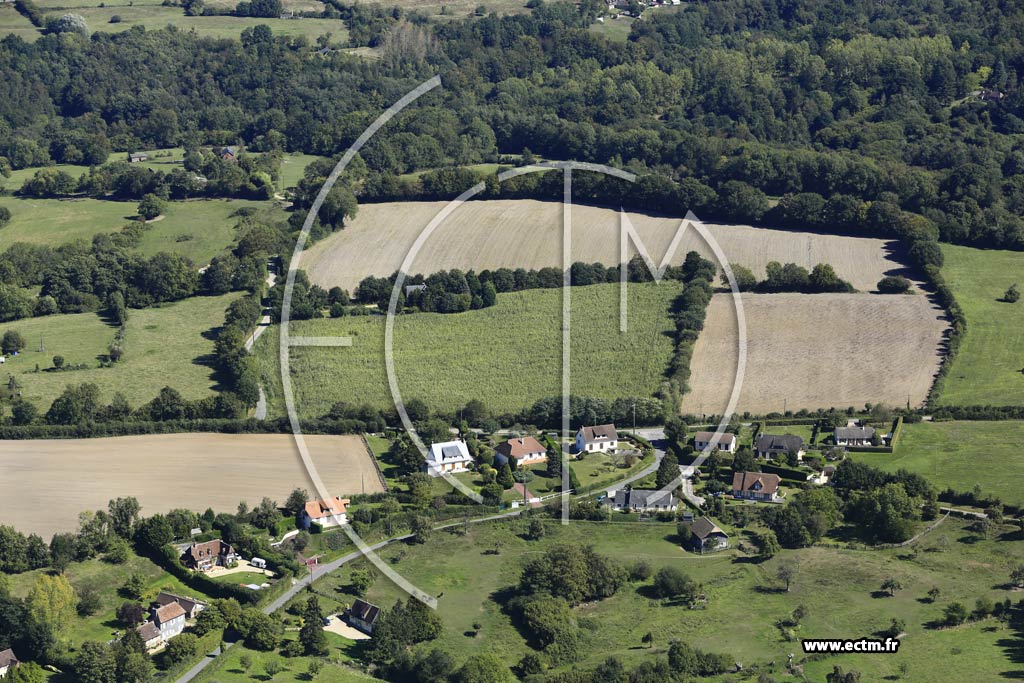Photo arienne de Saint-Martin-de-la-Lieue (le Lieu des Ruses)