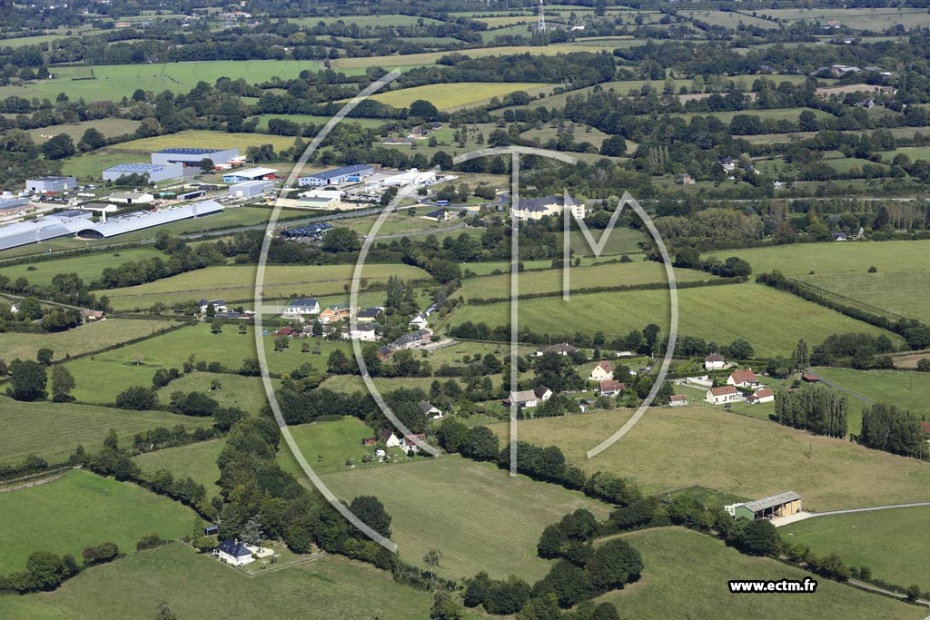 Photo arienne de Saint-Pierre-des-Ifs (la Brize)