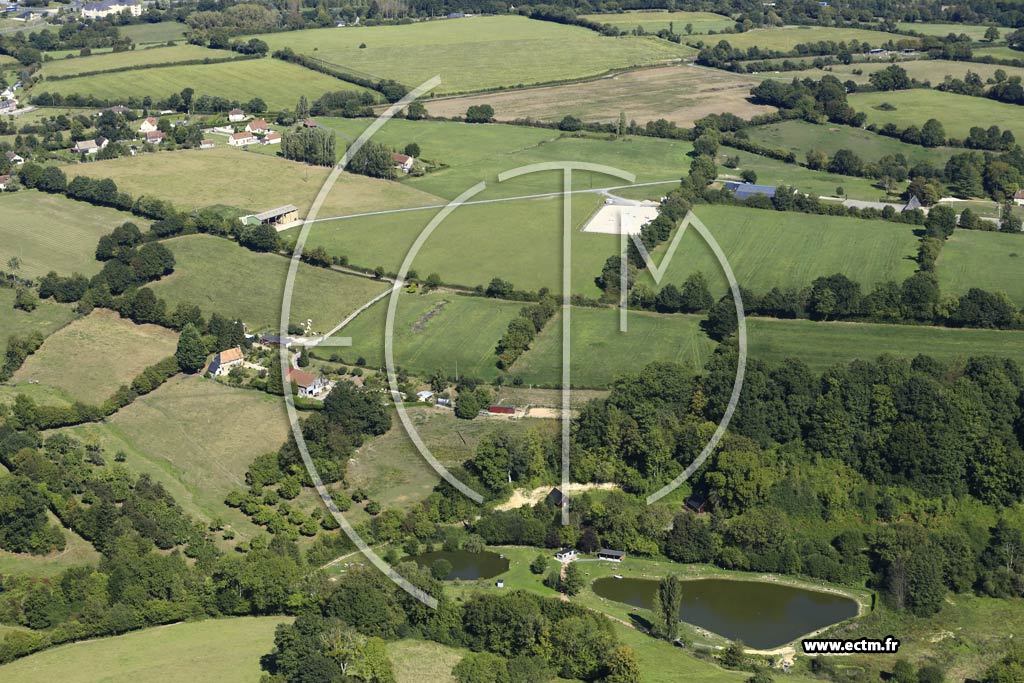 Photo arienne de Saint-Pierre-des-Ifs (le Chemin de l'tang)