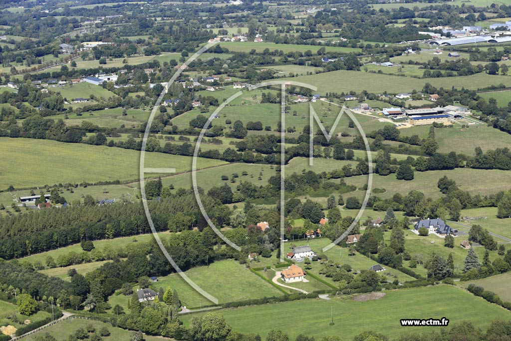 Photo arienne de Saint-Pierre-des-Ifs (le Manoir)