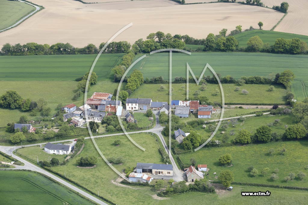 Photo arienne de Pr-en-Pail (La Frette)