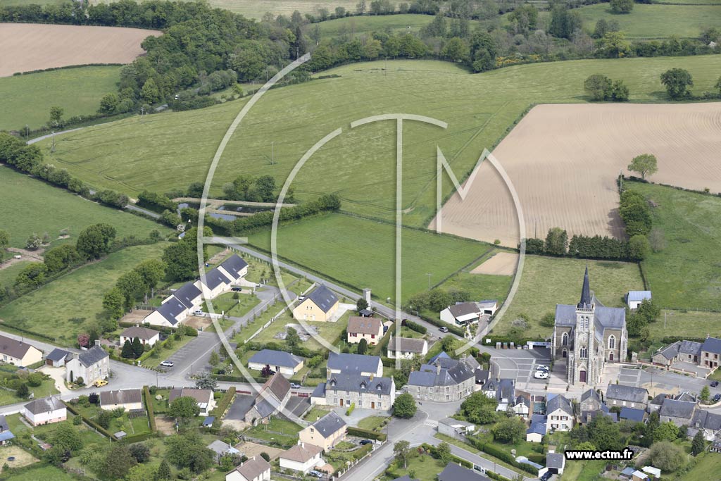 Photo arienne de Saint-Calais-du-Dsert